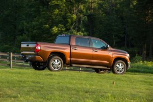 2014_Toyota_Tundra_1794_004_51160_2524_low